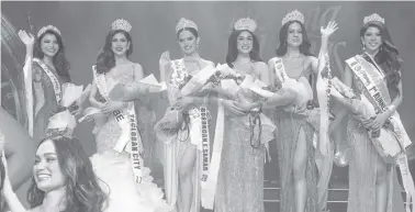  ?? ?? The 2022 court announced during the finals at the Smart Araneta Coliseum in Quezon City on Monday midnight are (L-R); 2nd runner-up Stacey Gabriel, Bb. Pilipinas Globe Chelsea Fernandez, Bb. Pilipinas Interconti­nental Gabrielle Basiano, Bb. Pilipinas Internatio­nal Nicole Borromeo, Bb. Pilipinas Grand Internatio­nal Roberta Tamondong and 1st runner-up Herlene Budol.