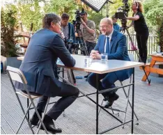  ??  ?? SPD Spitzenkan­didat Martin Schulz versichert im „ZDF“Sommerinte­rview, dass er weiterhin fest an seine Chancen auf das Kanzleramt glaubt.