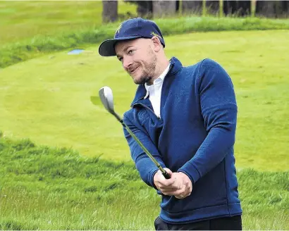  ?? PHOTO: GREGOR RICHARDSON ?? Eyes on the ball . . . Otago player Brandon Hodgson practises his chip shots at the Otago Golf Club last week.