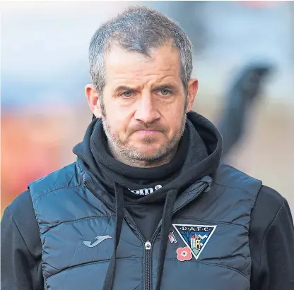  ?? Picture: SNS. ?? Dunfermlin­e manager Stevie Crawford believes it will be a tough game against the Red Lichties.