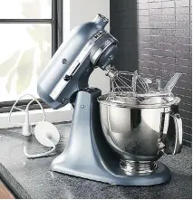  ?? ARTISAN STEEL BLUE STAND MIXER/KITCHENAID.CA ?? Even small kitchen appliances in cool colour shades can punch up a room.