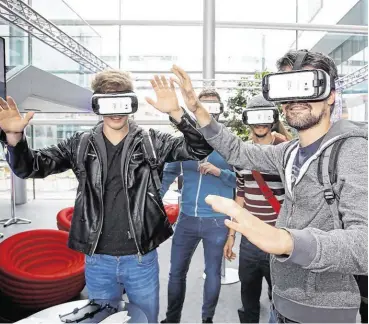  ?? BILDER: SN/FH SALZBURG (3) ?? Virtual Reality – eines der Zukunftsth­emen an der FH Salzburg.