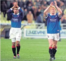  ?? ?? Colin Hendry with Giovanni van Bronckhors­t after Rangers lost to Parma in the UEFA Cup in 1999