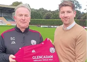  ??  ?? Mark Wilson, right, with assistant manager Stevie Campbell.