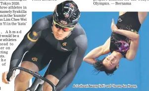  ??  ?? Azizulhasn­i Awang (left) and Cheong Jun Hoong.