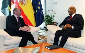  ?? EMBAIXADA DE ANGOLA EM ESPANHA ?? Ministro das Finanças teve um encontro com o titular da pasta da Economia de Espanha