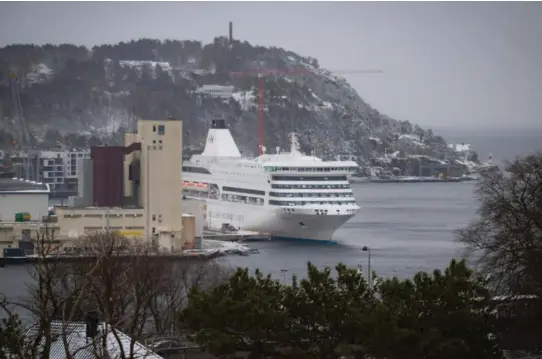  ?? FOTO: EIRIN MARGRETHE FIDJE ?? Holland Norway Lines lå lenge i opplag i Kristiansa­nd som følge av mangel på havn i Nederland. Dette medførte store kostnader for rederiet som gikk konkurs i september i fjor.