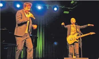  ?? FOTO: C. STECKELER ?? Der Musik-Kabarett-Comedy-Konzertabe­nd mit Timm Beckmann und Markus Griess wurde zwar von wenigen Zuschauern besucht – doch die, die da waren, kamen auf ihre Kosten.