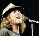  ?? IMAGO (3), AP, SWANSON ?? Eddie Vedder: Solo und mit Pearl Jam unterwegs