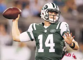  ?? ADAM HUNGER/THE ASSOCIATED PRESS ?? Jets quarterbac­k Sam Darnold throws a pass during the first half of a pre-season NFL game against the Atlanta Falcons last Friday.