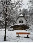  ??  ?? Die Kapelle Maria Buch liegt verwunsche­n in einem Wald.