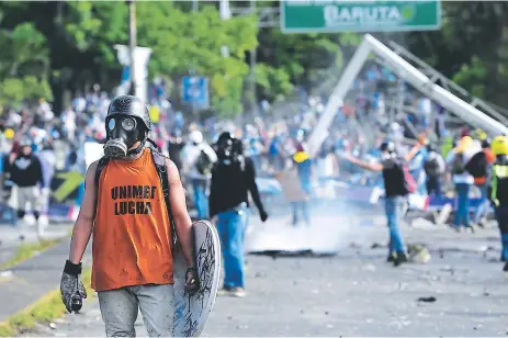  ?? FOTO: EL HERALDO ?? Pese a las presiones internas y los llamados que hicieron varios países, Maduro siguió adelante con la iniciativa.