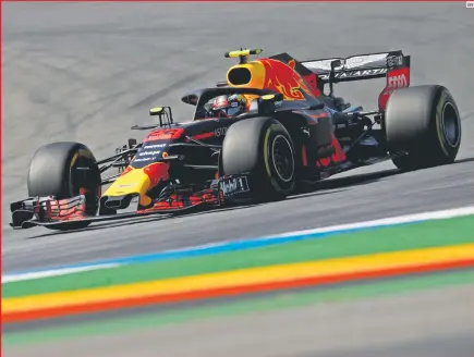  ??  ?? CIRCUITO DE HOCKENHEIM. El holandés Max Verstappen (Red Bull), en acción durante la segunda sesión de entrenamie­ntos libres en el Gran Premio de Alemania.