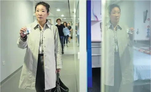  ??  ?? Sandra Oh gives a cool-as-cucumber performanc­e in the espionage thriller series Killing Eve as Eve Polastri, a U.S-born analyst in British intelligen­ce who nurtures a pet theory that there’s an assassin-for-hire on the loose.