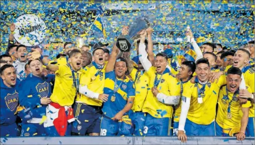  ?? ?? Los jugadores de Boca Juniors celebran el título de la liga argentina conquistad­o el pasado domingo.