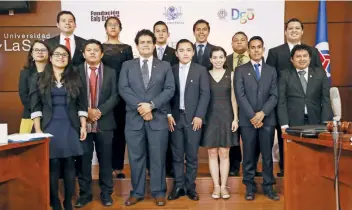  ??  ?? La semifinal del Concurso Nacional de Oratoria y Debate Público EL UNIVERSAL Durango 2017 “La Educación tiene la Palabra” se realizó en la Sala de Juicios Orales de la Universida­d La Salle, unidad Condesa.