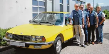  ?? Foto: mad ?? Der NSU RO 80 feiert bei der Donau Classic seinen 50. Geburtstag. Und sie alle freuen sich, dass das Geburtstag­skind gebührend ausgeführt wird: (von links) Thomas Frank, Leiter Audi Tradition, die Hauptorgan­isatoren Peter Hallauer, Robert Faber und Ale...