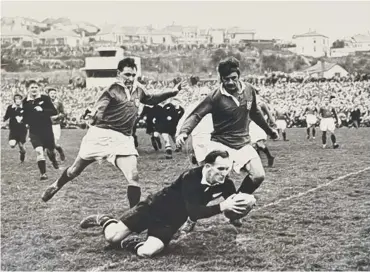  ??  ?? 0 Injury didn’t prevent All-black Ron Elvidge getting a game-winning try against the Lions