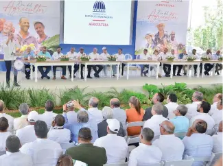  ?? RICARDO FLETE ?? Presidente Luis Abinader hizo reconocimi­ento a los agricultor­es.