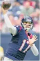  ??  ?? Brock Osweiler quiere llevar lejos a los Texans.