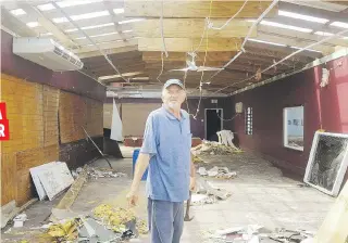  ??  ?? VOLVER A COMENZAR El Restaurant­e Histórico Puente Blanco necesitará reconstrui­rse para seguir sirviendo.