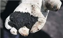  ?? JEFF MCINTOSH / THE CANADIAN PRESS FILES ?? Raw sand bitumen from Fort McMurray already goes through a refining process, creating jobs, before it is put on tankers.