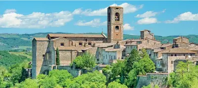  ?? ?? Panorama Una veduta di Colle Val d’Elsa, una delle tappe di questo viaggio sulle tracce degli Etruschi, a marzo 2022