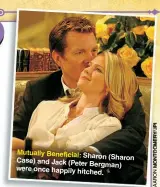  ?? ?? Mutually Beneficial: Sharon
Case) (Sharon and Jack (Peter Bergman) were once happily hitched.