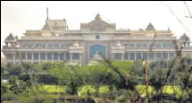  ?? YOGENDRA KUMAR/HT PHOTO ?? ITC Grand Bharat hotel in Manesar where 11 to 12 Congress MLAS of the Pilot camp were housed.