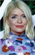  ?? Holly Willoughby ??