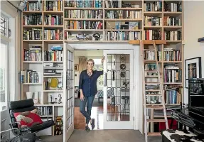  ??  ?? Jennifer Ward-Lealand’s Auckland home is a restful retreat.