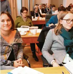  ?? Foto: Silvio Wyszengrad ?? Der neu gewählte Fraktionsv­orstand der Grünen: Martina Wild (vorne links), Verena von Mutius und Antje Seubert (zweite Reihe links).