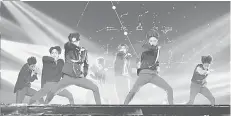  ??  ?? TARIKAN UTAMA: Persembaha­n oleh kumpulan K-Pop, SF9 yang dinanti-nantikan oleh penonton yang hadir.
