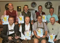  ??  ?? Bobby Egen, Hubert Wilfling, Franz Specht, Jupp Walter (hinten von links), Erwin Faller, Peter Maier, Horst Bollinger und Klaus Walter (vorne von links) erhielten Urkunden für ihre 40-jährige Mitgliedsc­haft.