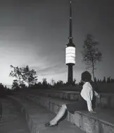  ??  ?? LYSENDE: Tryvannstå­rnet på et fotografi fra rundt 1970.
