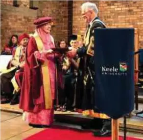  ??  ?? Prof Asma dilantik sebagai felo Keele University College dalam majlis khas bersempena upacara konvokesye­n di Keele University, baru-baru ini.