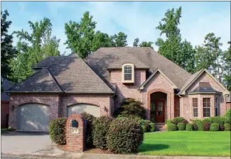  ?? LINDA GARNER-BUNCH/Arkansas Democrat-Gezette ?? This home, located at 17 jacob place in Little Rock, has about 4,200 square feet and is listed for $479,900 with Dorothy Willoughby of Coldwell Banker RPM Midtown. Today's open house is from 2 to 4 p.m. For more informatio­n, contact Willoughby at 501-240-3900 or dwillow@swbell.net.