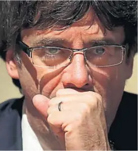  ?? (AP) ?? Tiene la palabra. Carles Puigdemont, el presidente catalán que hablará hoy y cuyo discurso tiene en vilo a su región, a España y a toda Europa.