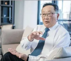  ?? DARREN BROWN/FILES ?? BlackBerry CEO John Chen says the industry is working hard to reduce the risk of hackers exploiting driverless cars.