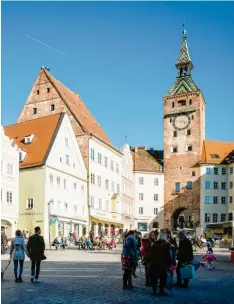  ??  ?? Die Stadt Landsberg hat in den vergangene­n Jahren viele Millionen Euro staatliche­r Förderunge­n erhalten – unter anderem für den Hauptplatz­umbau.