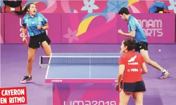  ??  ?? El equipo de Adriana Díaz y Brian Afanador, aquí celebrando un punto, aseguró ayer medalla de bronce en el evento de dobles mixto.
