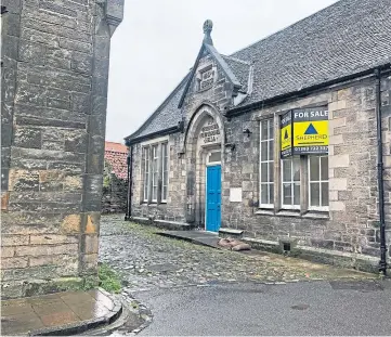  ?? ?? ■ The Stephen Memorial Hall in Culross.