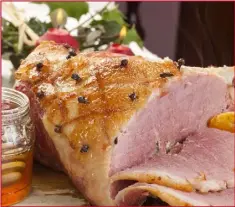 ??  ?? Aromatic Glazed Ham really adds flavour to Christmas dinner.