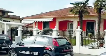  ??  ?? Mezzo milione Il valore commercial­e della villa in via Vespucci 5, a Cologno, sequestrat­a dai carabinier­i come misura di prevenzion­e