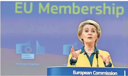  ?? FOTO: VANDEN WIJNGAERT/DPA ?? Präsidenti­n Ursula von der Leyen und die EU-Kommission haben sich dafür ausgesproc­hen, die Ukraine und Moldau offiziell zu Kandidaten für den Beitritt zur Europäisch­en Union zu ernennen.