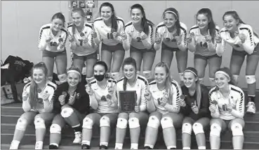  ?? Courtesy photo ?? Above: The Broken Bow volleyball team poses with their medals and first place plaque after winning Pool B of the Seward Invite. Front row from left: Kya Scott, Halle Jacobsen, Kali Staples, Cassidy Cyboron, Cassidy Schweitzer, Kailyn Scott. Back row: Macy Haines, Cassidy Schweitzer, Callie White, Molly Staples, Halle McCaslin, and Emma Taylor. Congratula­tions on the big tournament win!