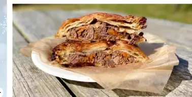  ?? ?? Ladybird Luncheonet­te's beef bourguigno­n hand pie turns the notion of stew on its head by encasing the French classic in a flaky, Appalachia­n-inspired hand pie.