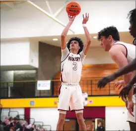  ?? FILE PHOTO BY BILLY GUTHRIE MEDIA ?? Red Tornadoes junior guard Jay Powell (3).