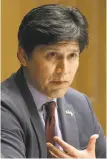  ?? Liz Hafalia / The Chronicle ?? Kevin de León, 51, risks alienating Democrats if he is perceived as disrespect­ful to the 85-year-old Feinstein.