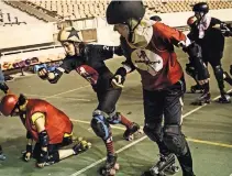  ?? LAURA BOUSHNAK FOR THE NEW YORK TIMES ?? Egypt’s only roller derby club, the Cairollers, is an allwoman team made up of students and young profession­als.
